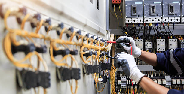 Professional Electrician technician working in Woodland, CA